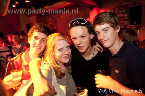 090904_081_onefour_partymania