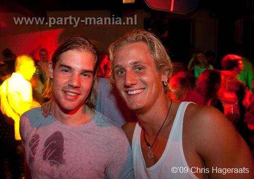 090904_085_onefour_partymania