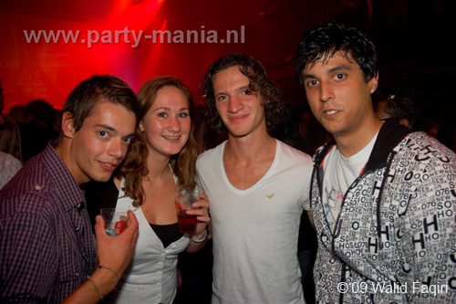 090912_171_los_partymania