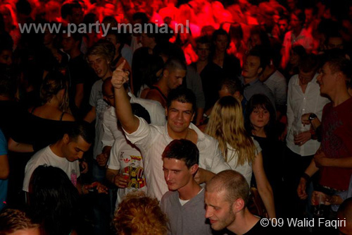 090912_184_los_partymania