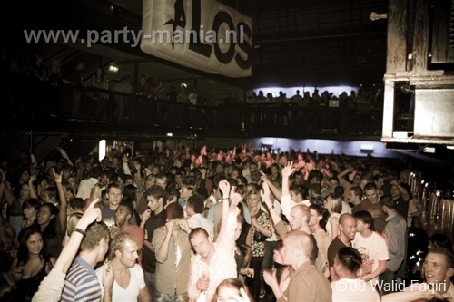 090912_185_los_partymania