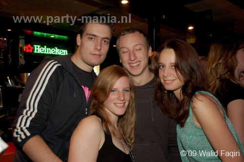 091023_111_90s_now_partymania