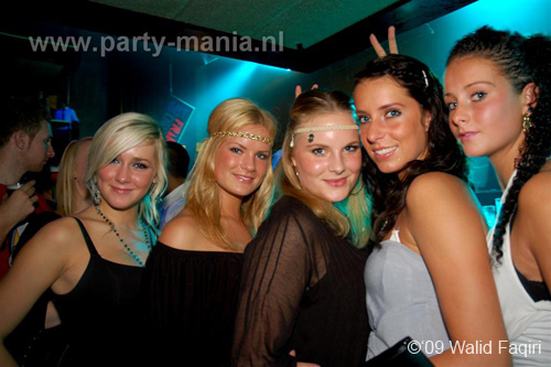 091031_071_franchise_partymania