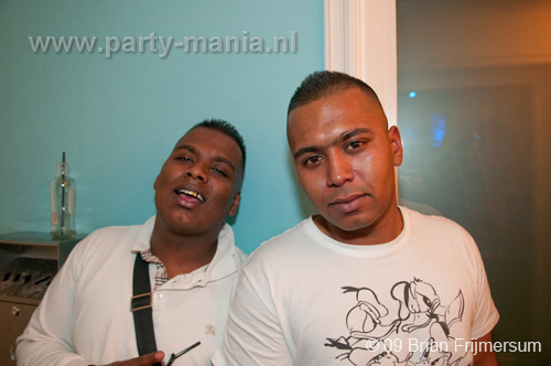 091106_071_music_victim_partymania