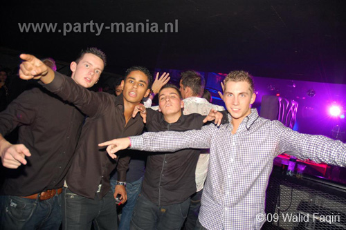 091114_100_ilovelos_partymania