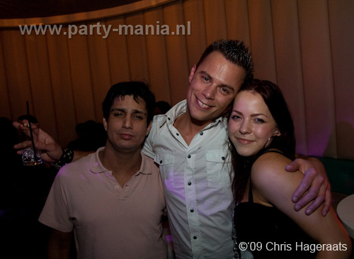 091116_123_red_monday_partymania