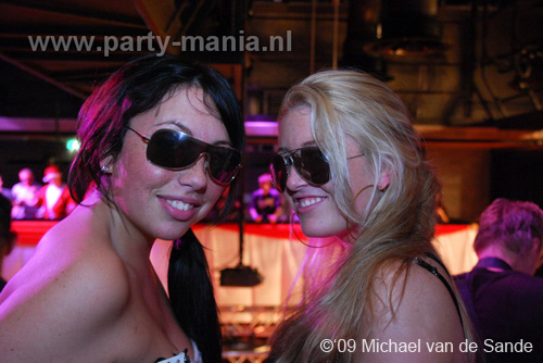 091205_066_ex_pornstar_partymania