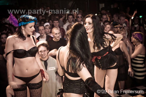 091205_107_ex_pornstar_partymania