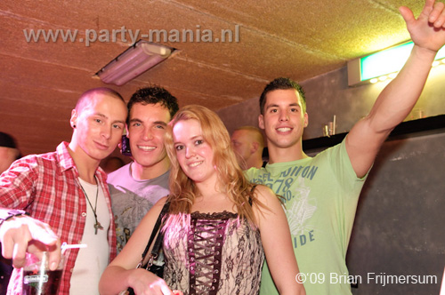 091205_134_ex_pornstar_partymania