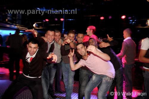 091224_091_los_partymania