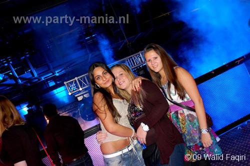 091224_101_los_partymania