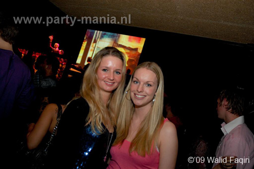 091224_119_los_partymania