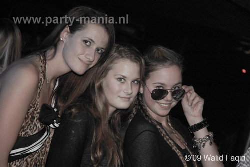 091224_121_los_partymania