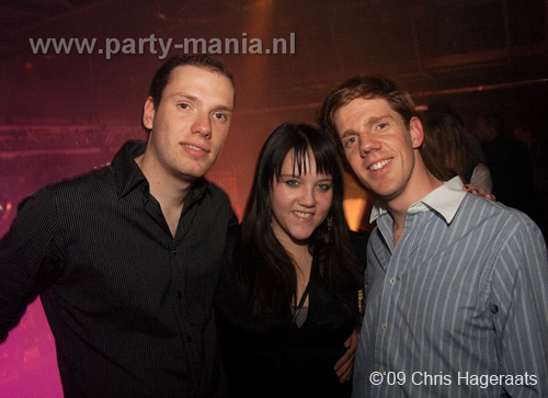 091225_091_housequake_partymania