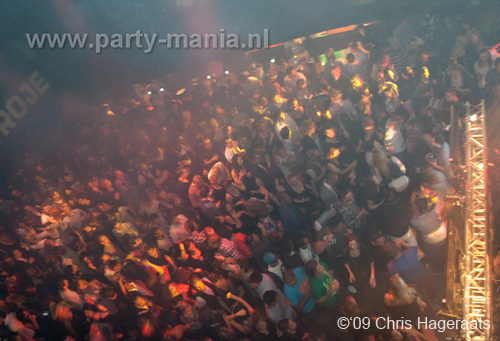 091225_096_housequake_partymania