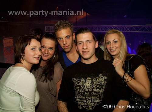 091225_102_housequake_partymania