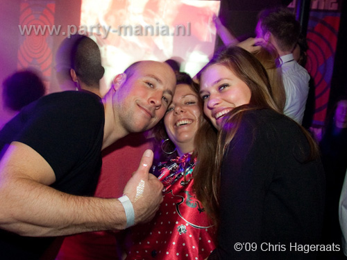 091225_113_housequake_partymania