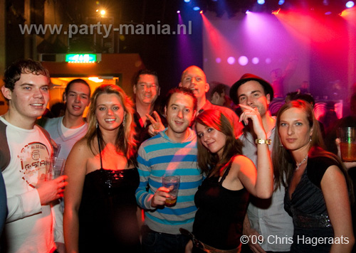 091225_126_housequake_partymania