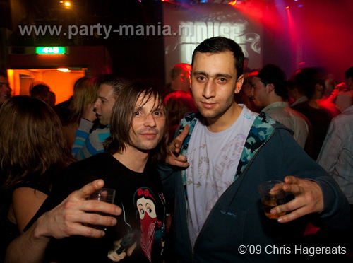 091225_127_housequake_partymania