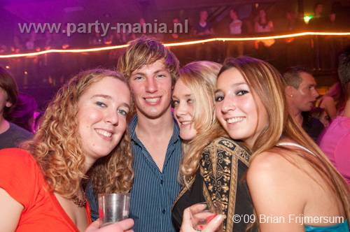 091226_120_franchise_partymania