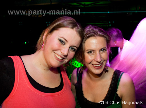 091226_121_franchise_partymania