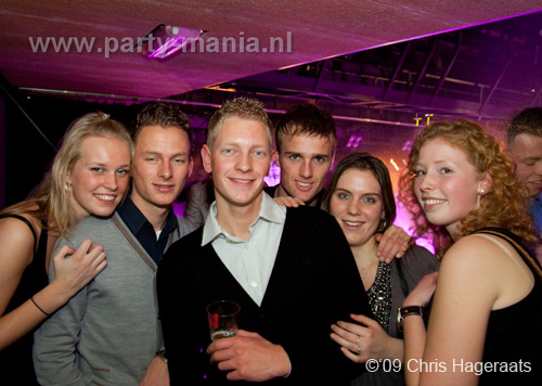 091226_131_franchise_partymania