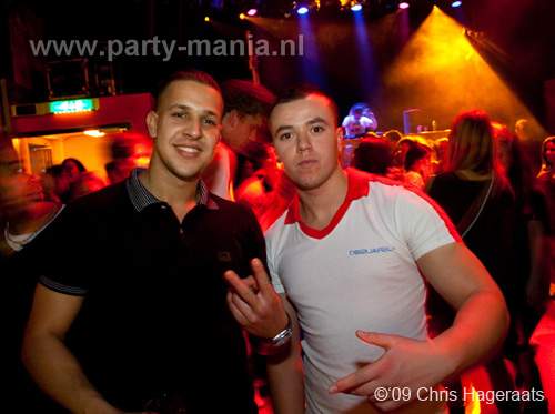 091226_209_franchise_partymania