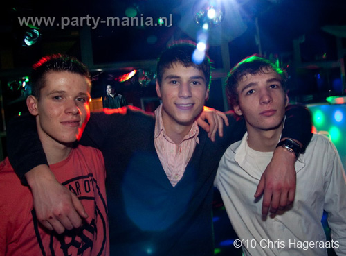 100226_100_punk_partymania