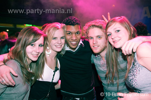 100306_110_sick_paard_brian_partymania