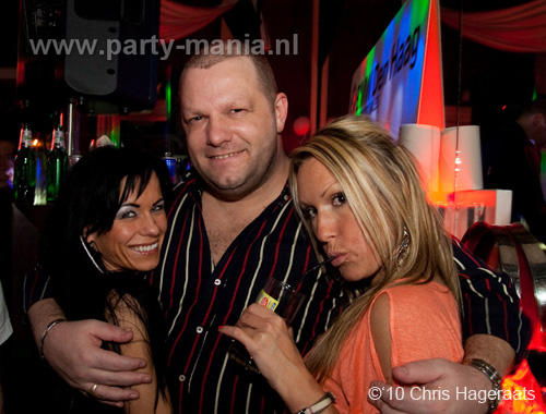 100326_075_expats_disco_partymania