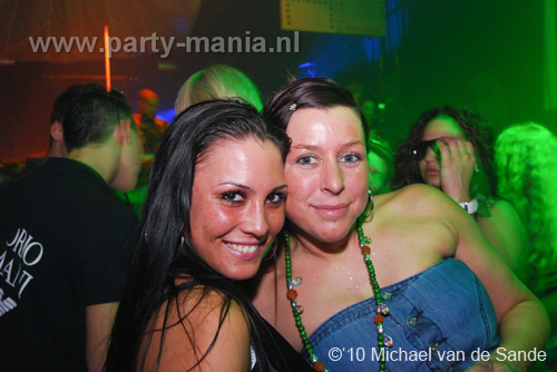 100320_075_ex_porn_star_partymania