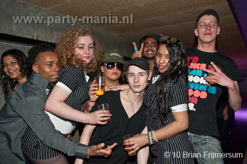 100327_130_ex_porn_star_partymania