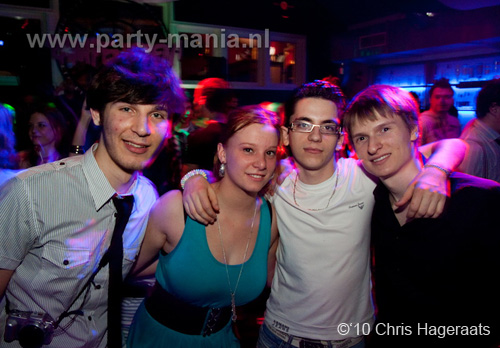 100402_087_i_love_college_partymania