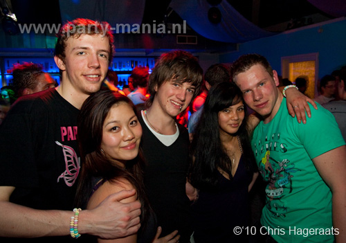 100402_100_i_love_college_partymania