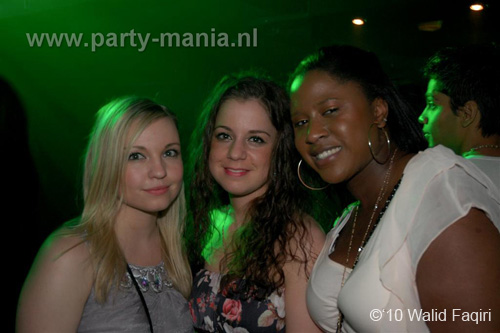 100403_151_los_partymania