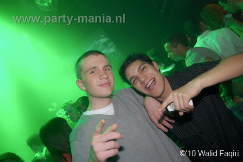 100403_158_los_partymania