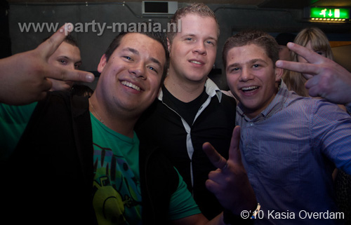 100403_104_los_partymania