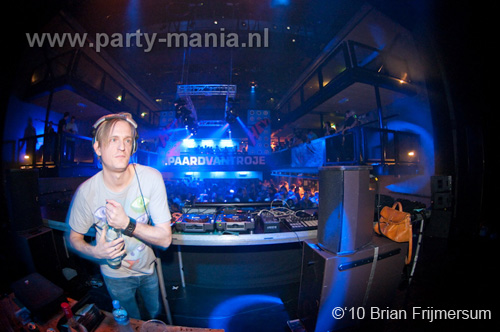 100404_069_michel_de_hey_partymania