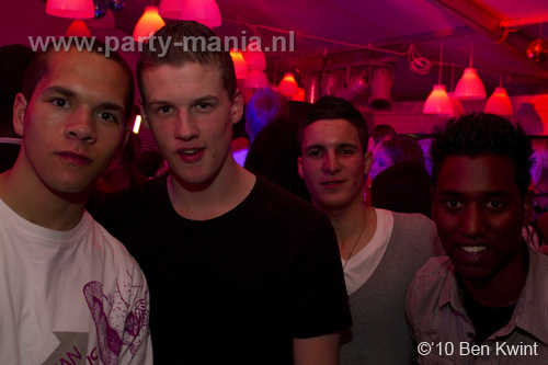 100424_104_los_partymania