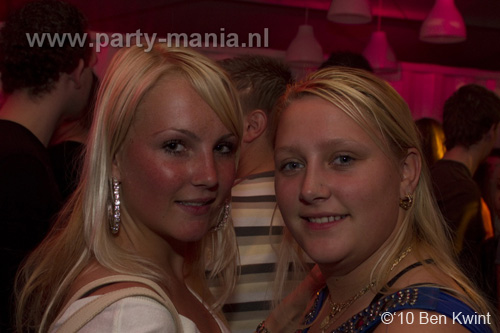 100424_134_los_partymania