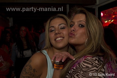 100424_147_los_partymania