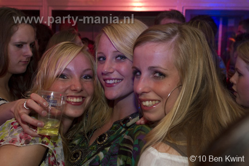 100424_158_los_partymania