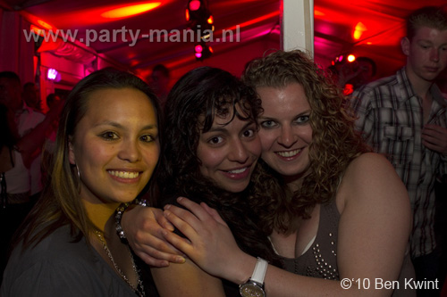 100424_185_los_partymania