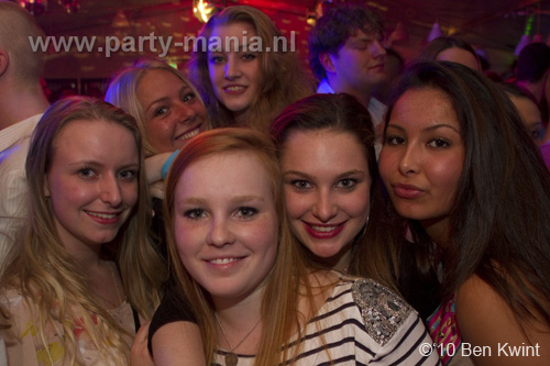 100424_189_los_partymania