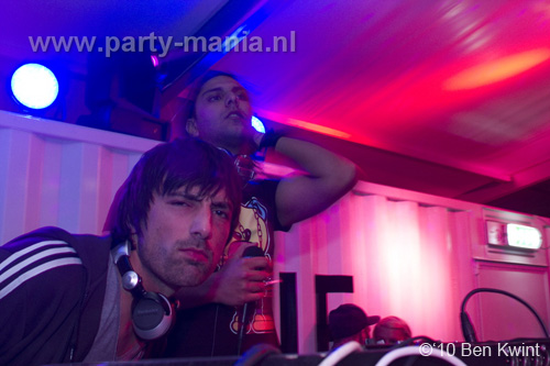 100424_190_los_partymania