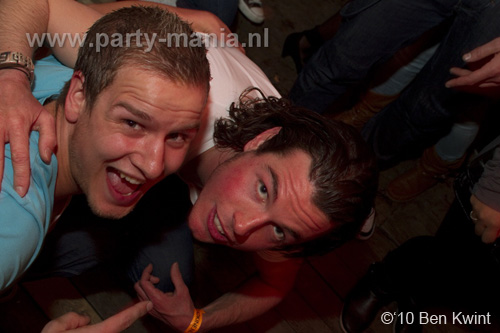 100424_191_los_partymania