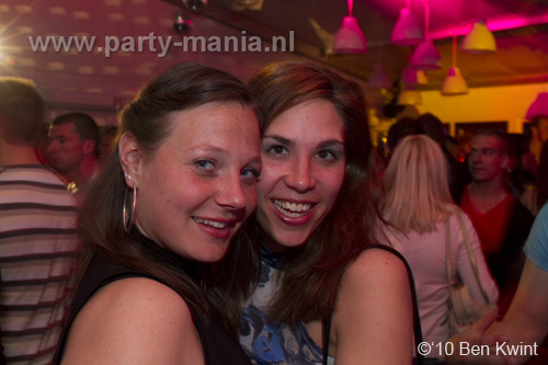 100424_194_los_partymania