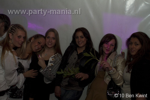 100424_199_los_partymania