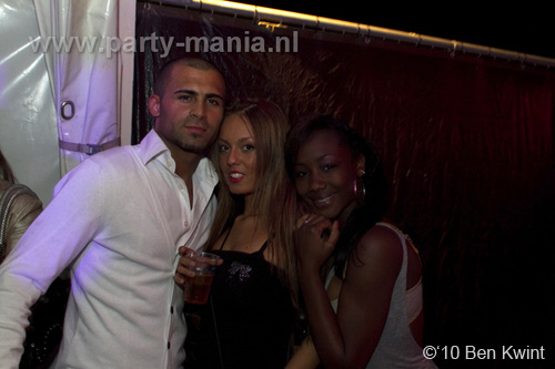 100424_201_los_partymania