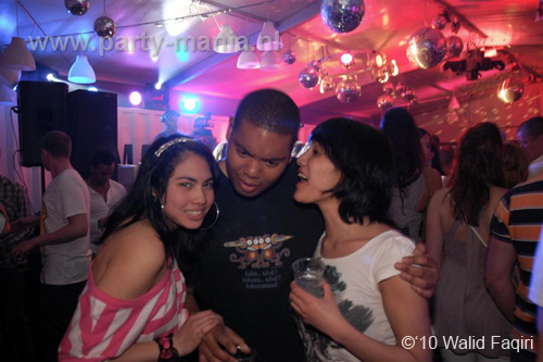 100424_079_los_partymania